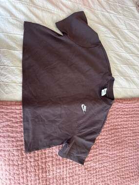 Nike Sportswear Women's Essential Cropped T-Shirt in Cacao Wow Brown